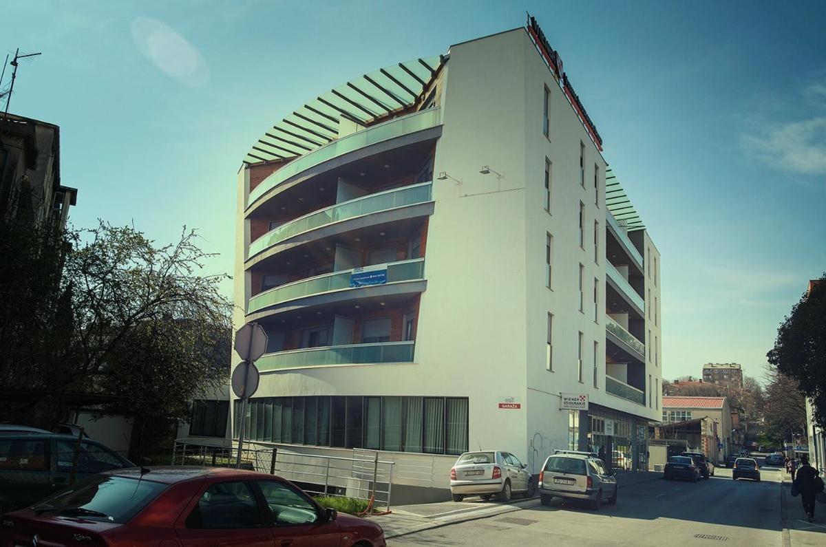 Pula City Business Apartments Exteriör bild